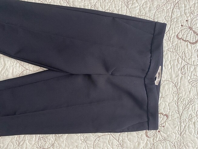 xs Beden siyah Renk Siyah kumaş pantolon Koton az kullanıldı