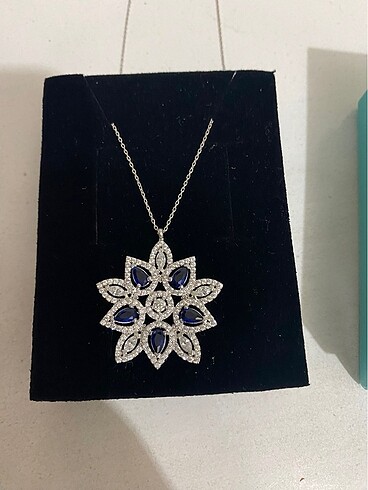  Beden Mia Vento safir taşı