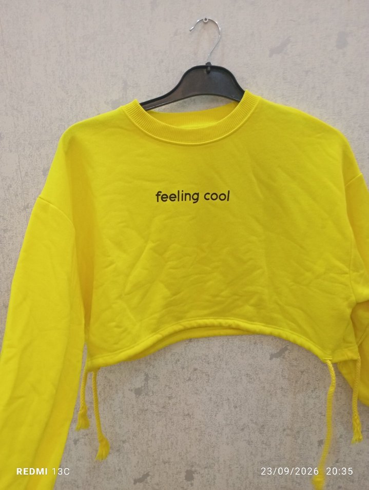 Canlı Sarı Crop Sweatshirt — görsel 2/4