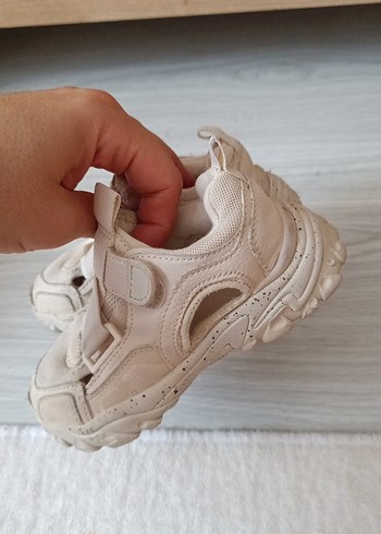 24 Beden beyaz Renk Kız Çocuk Beyaz Cırt Cırtlı Spor Ayakkabı