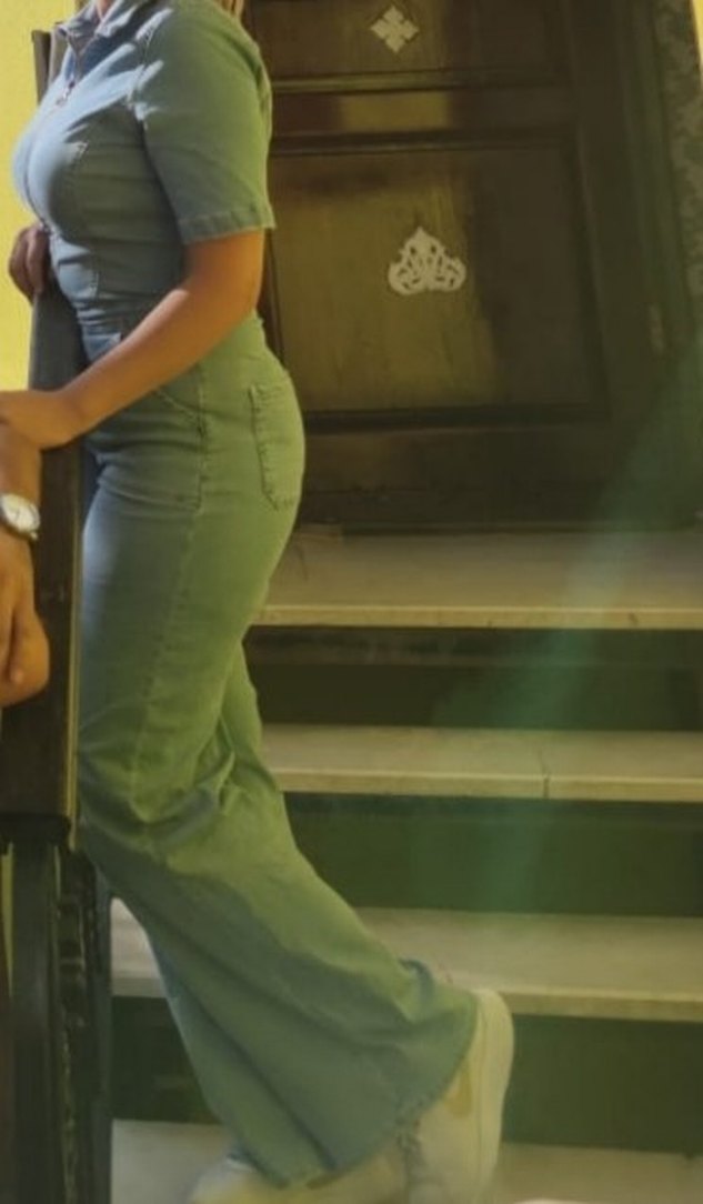 V Yaka Kısa Kollu Denim Tulum - Görsel 3