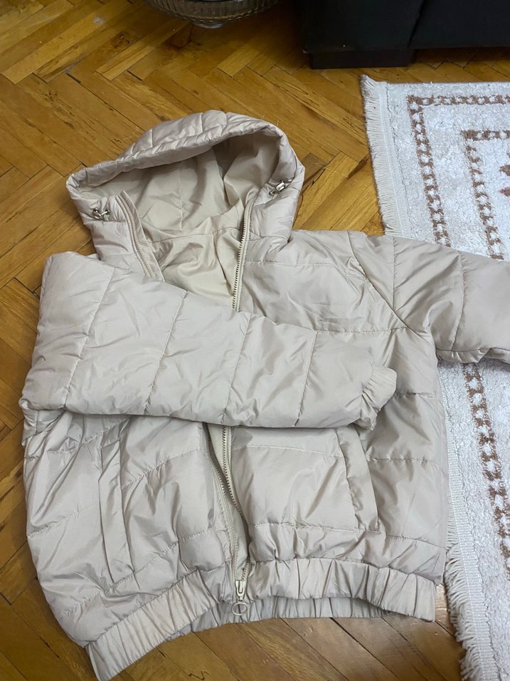 Beyaz Kapüşonlu Kadın Kışlık Mont - Görsel 2