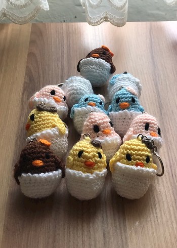 Renkli Örgü Kadın Anahtarlık - Görsel 2