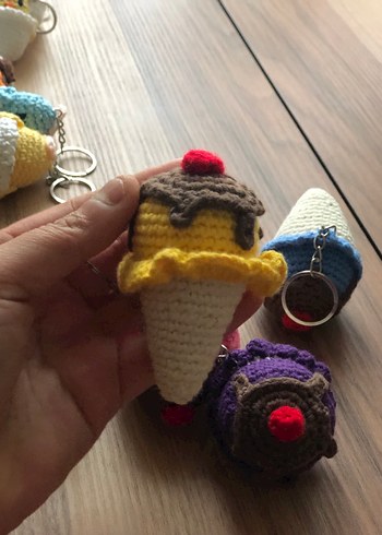 Renkli Örgü Kadın Anahtarlık Seti - Görsel 2