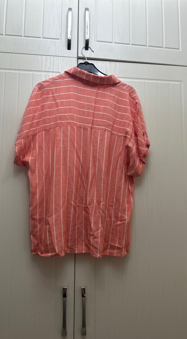 Pembe beyaz çizgili kısa kollu gömlek - Görsel 2