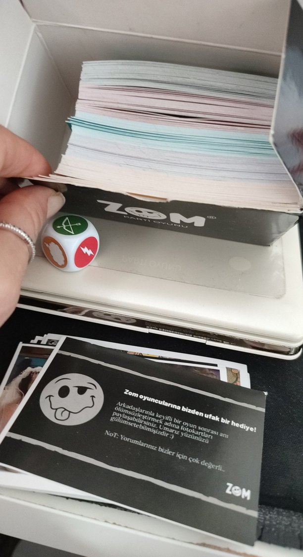 Zoom Parti Oyunu - Siyah Kutulu Plastik Oyun - Görsel 3