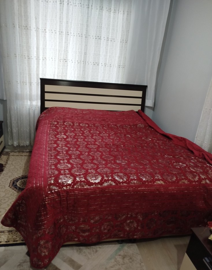 Bordo Nakışlı Yatak Örtüsü - Görsel 2
