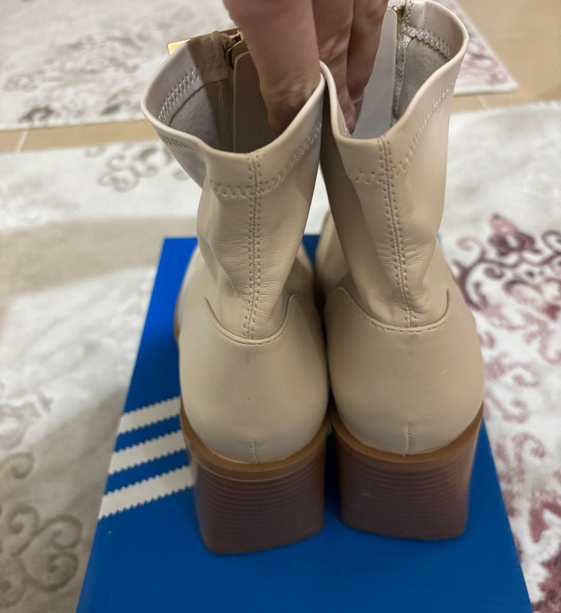 Beyaz Deri Fermuarlı İnce Topuklu Kadın Bot - Görsel 3