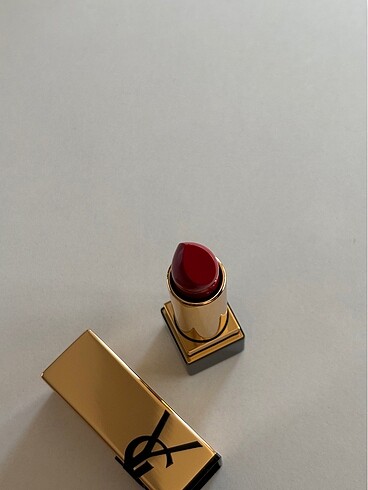 Beden kırmızı Renk Ysl Rouge Pur Couture ruj