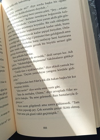 Cadı Avcısı - Virginia Boecker - Görsel 3