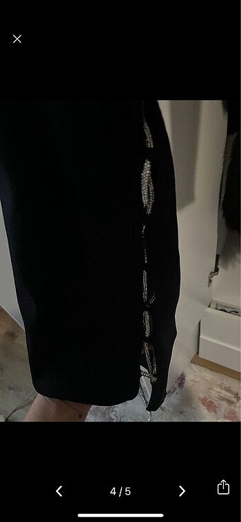 Bershka sırttan dekolte elbise - Görsel 4