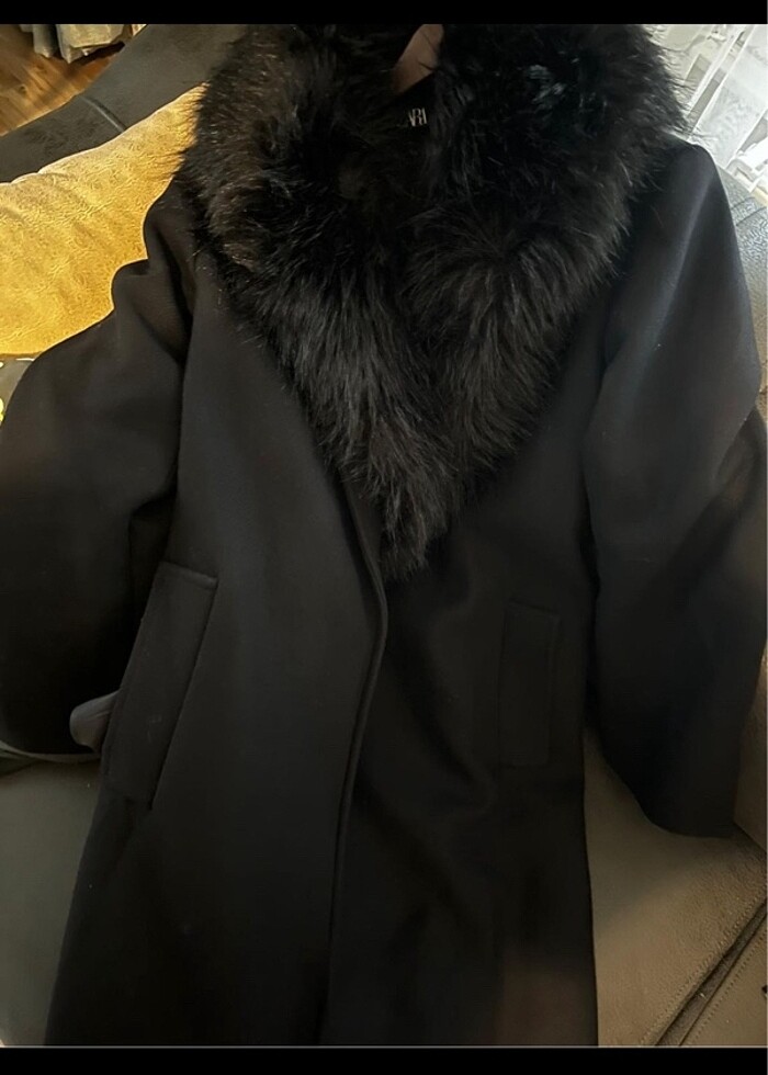 Zara suni kürk yakalı yün kaban - Görsel 2