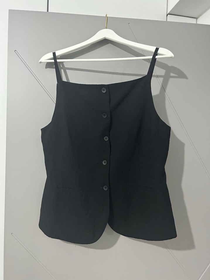 Düğmeli Siyah V Yakalı Kadın Yelek - Görsel 4