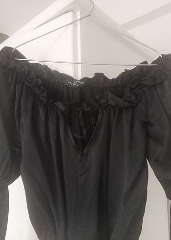 Omzu açık tekne yaka Bluz - Görsel 3