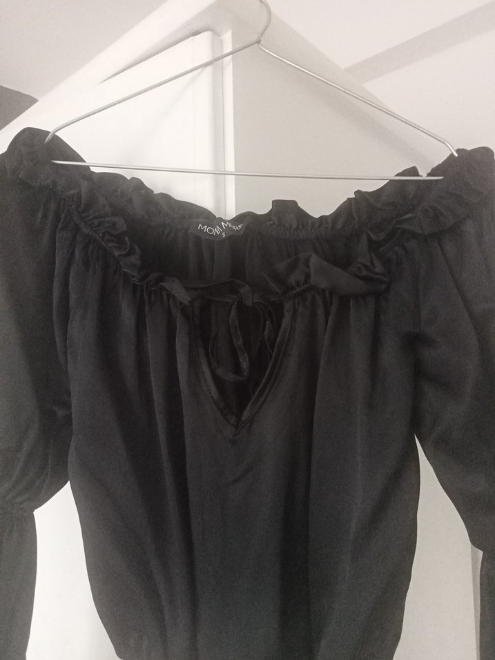 Omzu açık tekne yaka Bluz - Görsel 3