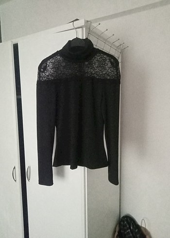 M Beden Dantel Detaylı Boğazlı Bluz - Görsel 3