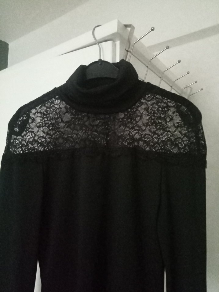 M Beden Dantel Detaylı Boğazlı Bluz - Görsel 2