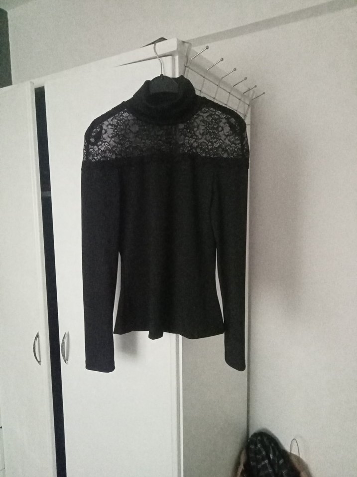 M Beden Dantel Detaylı Boğazlı Bluz - Görsel 3