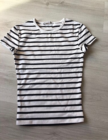 Bershka Çizgili Crop
