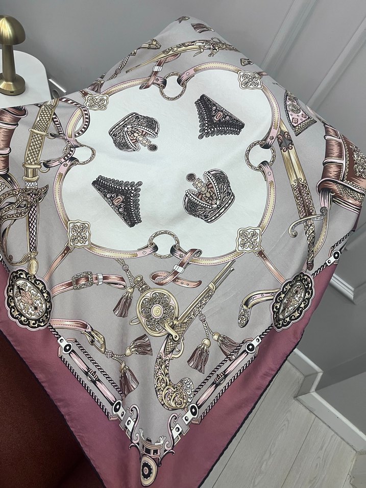 Zincir Detaylı Bohem Kadın İpek eşarp - Görsel 3