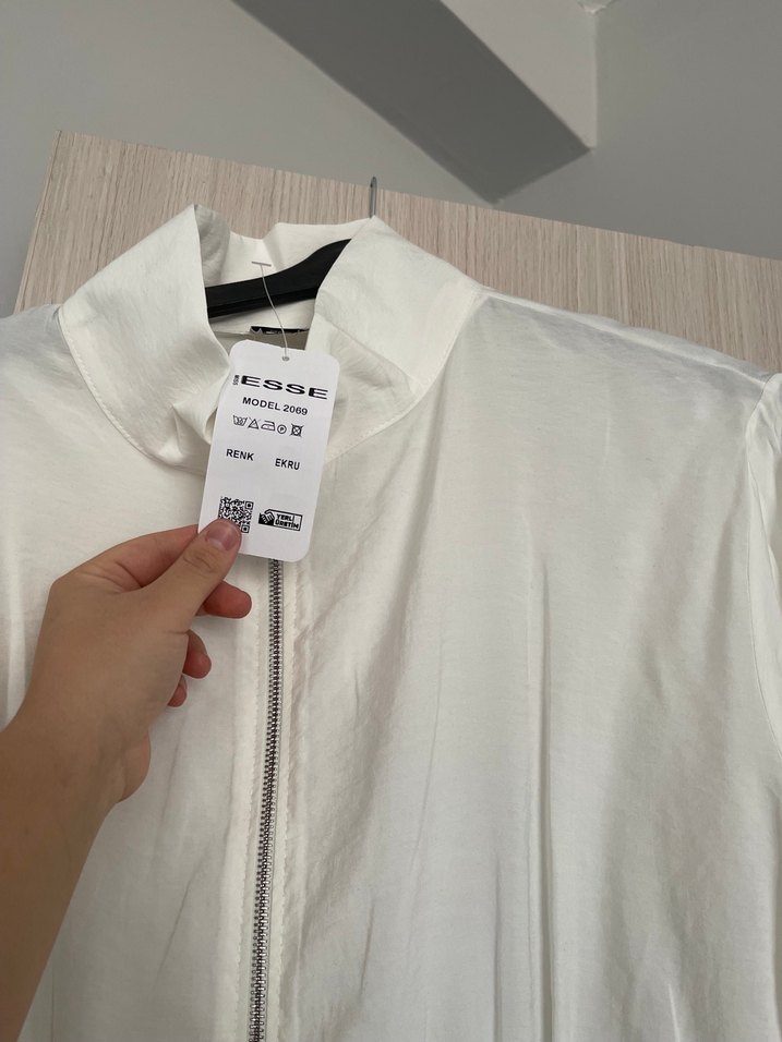 Nakış Detaylı Beyaz ceket - Görsel 2