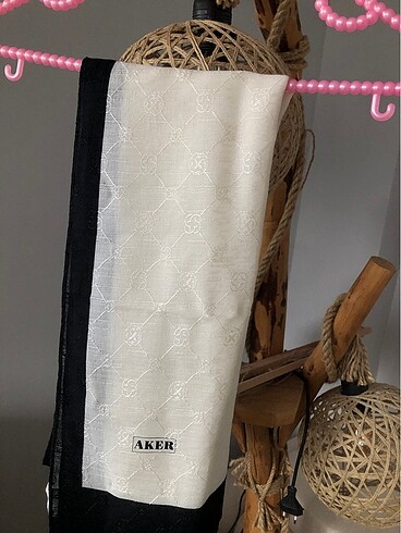 Aker monogram şal