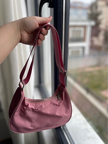 Stradivarius kol çantası