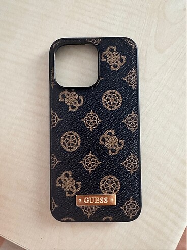 Guess telefon kılıfı