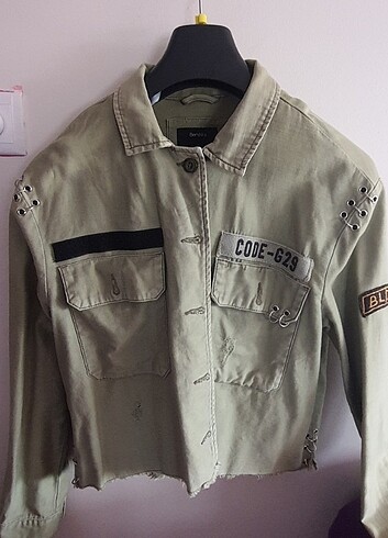 BERSHKA CEKET