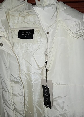 LC Waikiki Mont