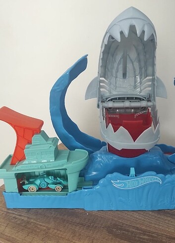 Hot Wheels Hot Wheels Renk Değiştiren Robotik Köpek Balığı Oyun Seti GJL12