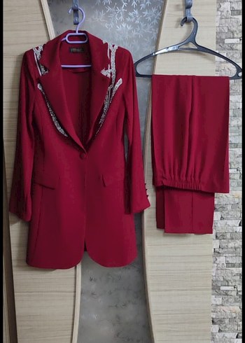 Bordo Uzun Kollu İş Blazeri Nakışlı