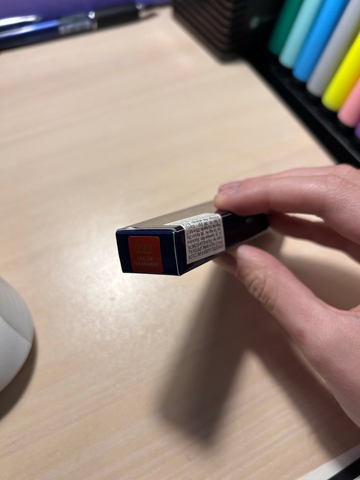 Estée Lauder 222 Parlak Bej Ruj - Görsel 2