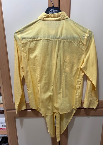 Sarı Düğmeli Kadın Pamuklu Gömlek - Görsel 2