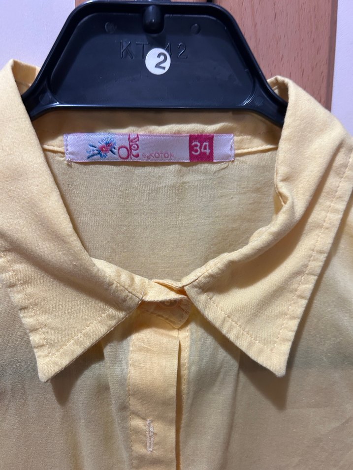 Sarı Düğmeli Kadın Pamuklu Gömlek - Görsel 3