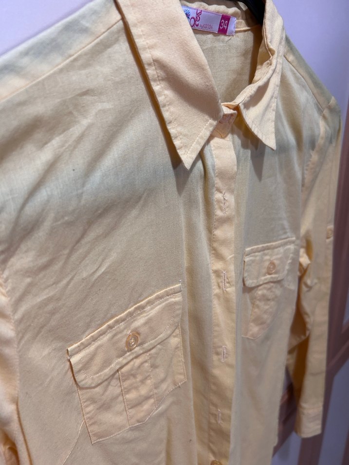 Sarı Düğmeli Kadın Pamuklu Gömlek - Görsel 4