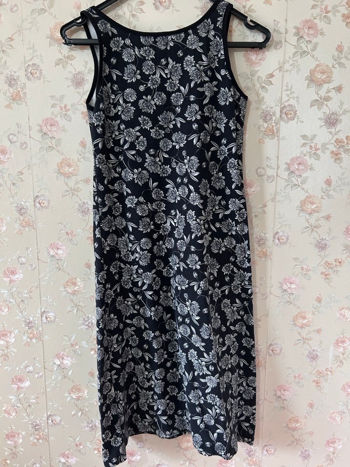 Lacivert Çiçek Desenli Kolsuz Midi Elbise - Görsel 4