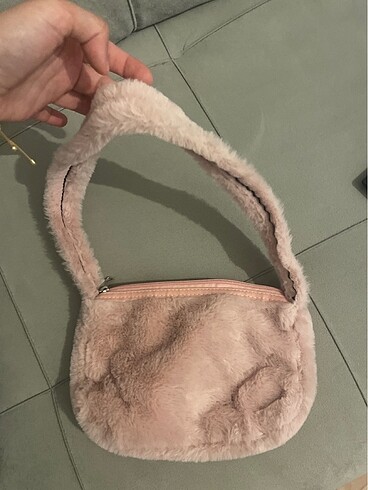 Pembe çanta