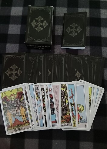 Gothic Tarot destesi 