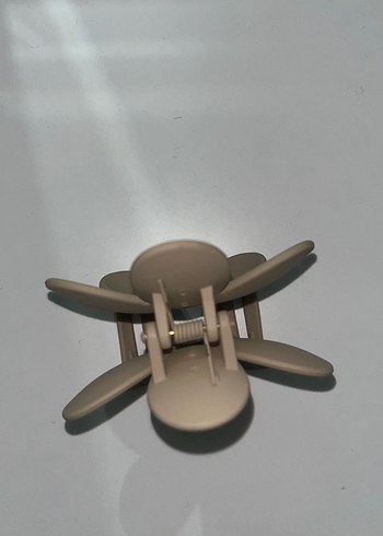 Bej Çiçek desenli Saç Tokası - Görsel 2