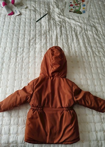 Kız Çocuk Kahverengi Kürklü Kapüşonlu Mont - Görsel 2