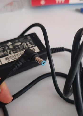 Siyah HP Dizüstü Bilgisayar Şarj Adaptörü - Görsel 2