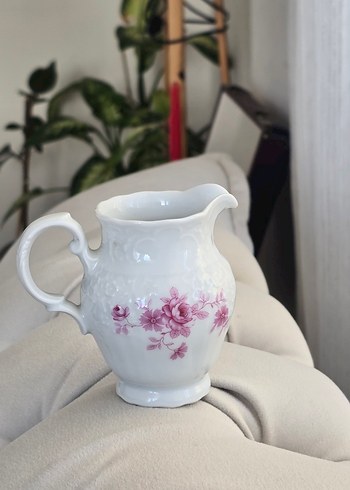 Vintage Bavaria Pastel Beyaz Çiçek Desenli Sütlük