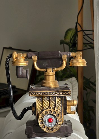 Altın Renkli Klasik Telefon