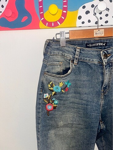 Zara Çiçek işlemeli kot pantolon