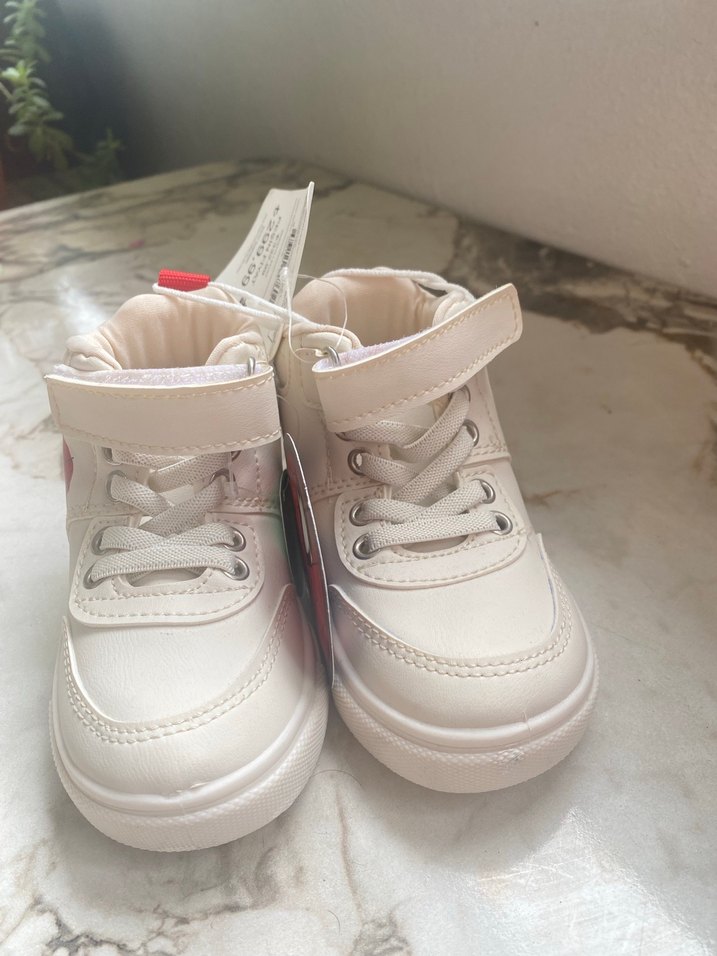 Beyaz Erkek Çocuk Örümcek Adam Desenli Spor Ayakkabı - Görsel 3