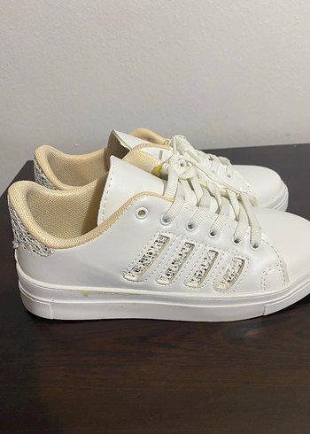 Beyaz simli Bağcıklı Spor Ayakkabı - Görsel 2