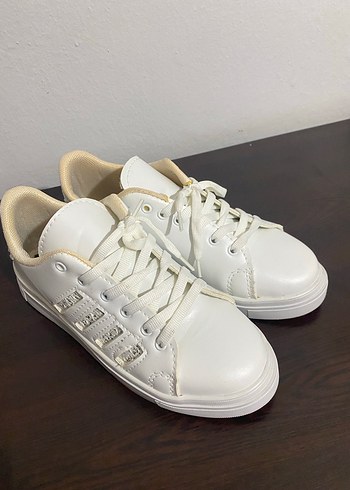 Beyaz simli Bağcıklı Spor Ayakkabı - Görsel 4