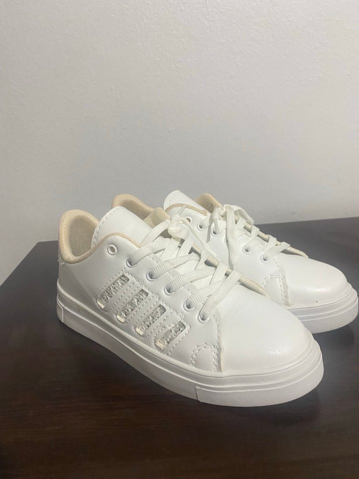 Beyaz simli Bağcıklı Spor Ayakkabı - Görsel 3