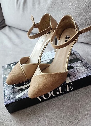Topuklu Stiletto ayakkabı